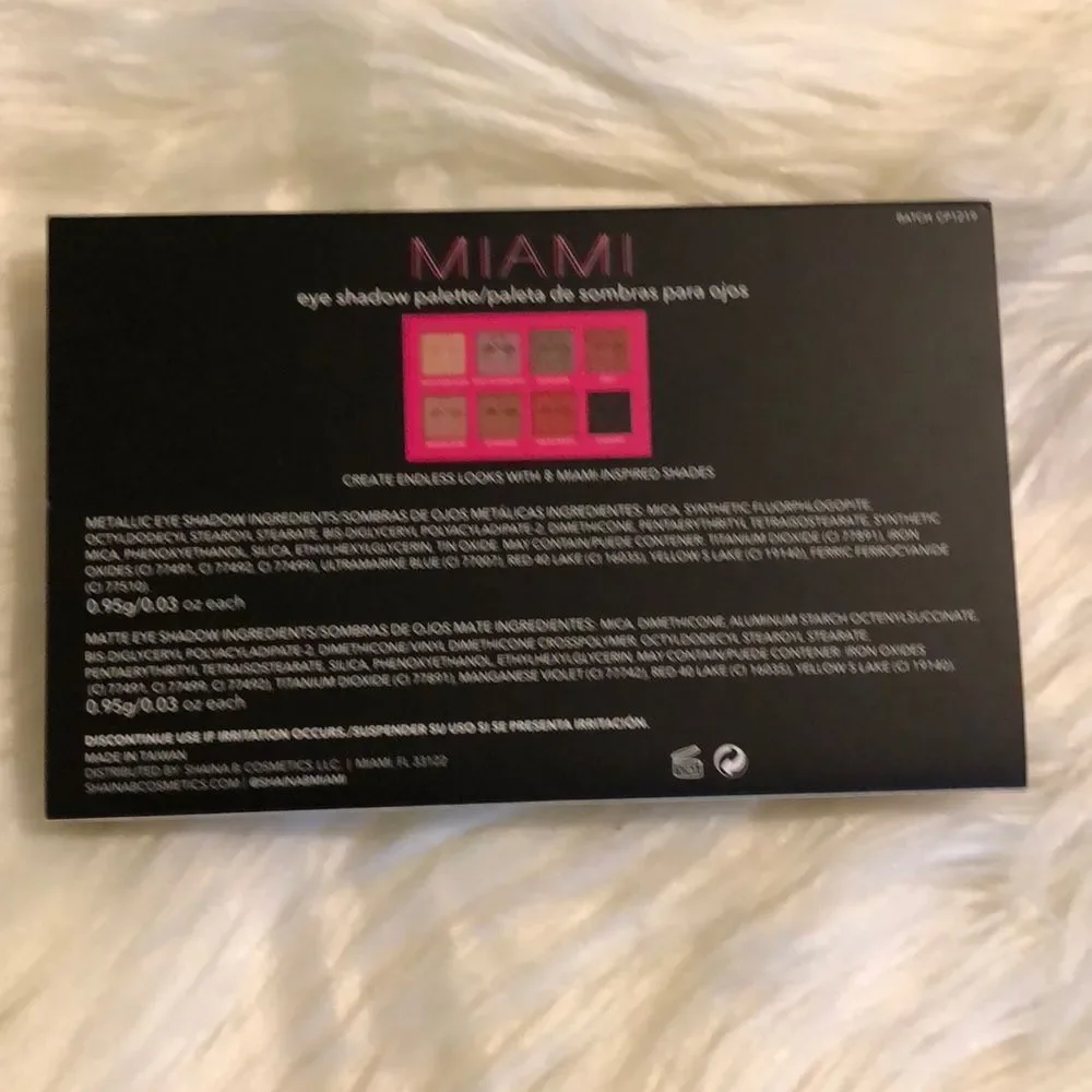 Shaina Mini Miami 8 Eyeshadows Palette With Mirror New in Box